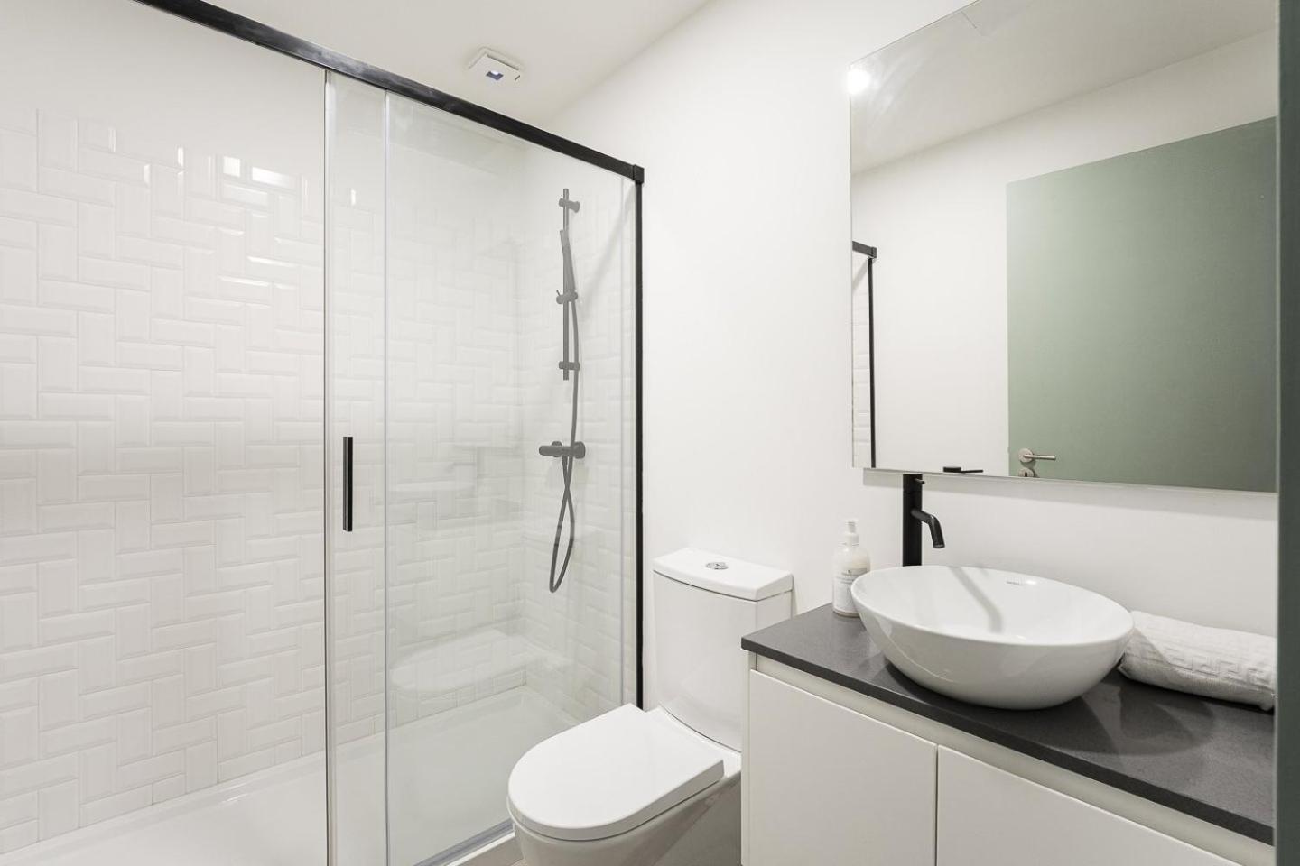 Guestready - A Modern Stay In Downtown Порту Экстерьер фото